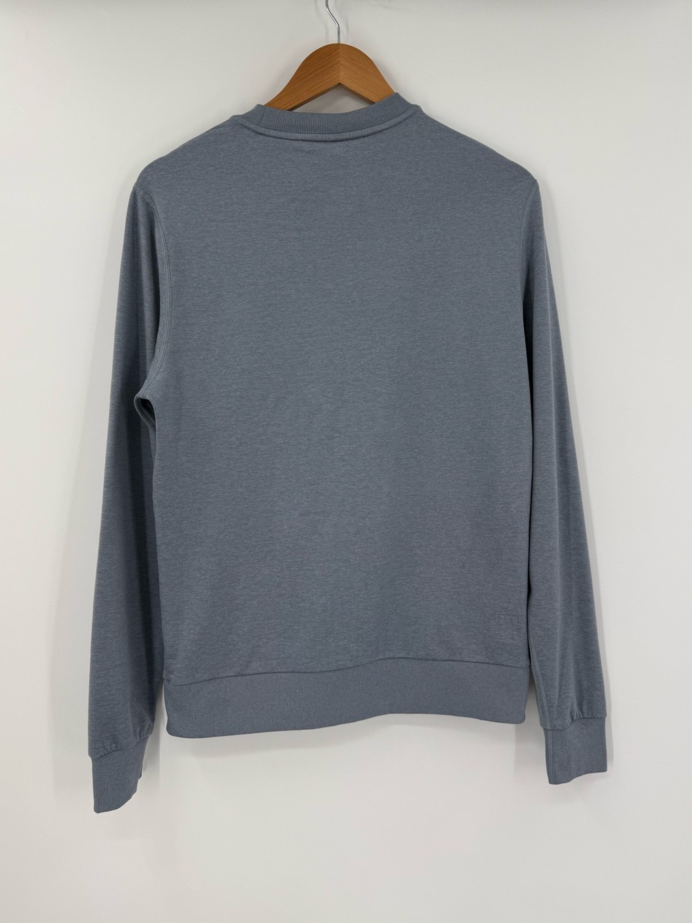 Vuori Ponto Performance Sweatshirt | Blue / Grey | Small - Picture 4 of 8